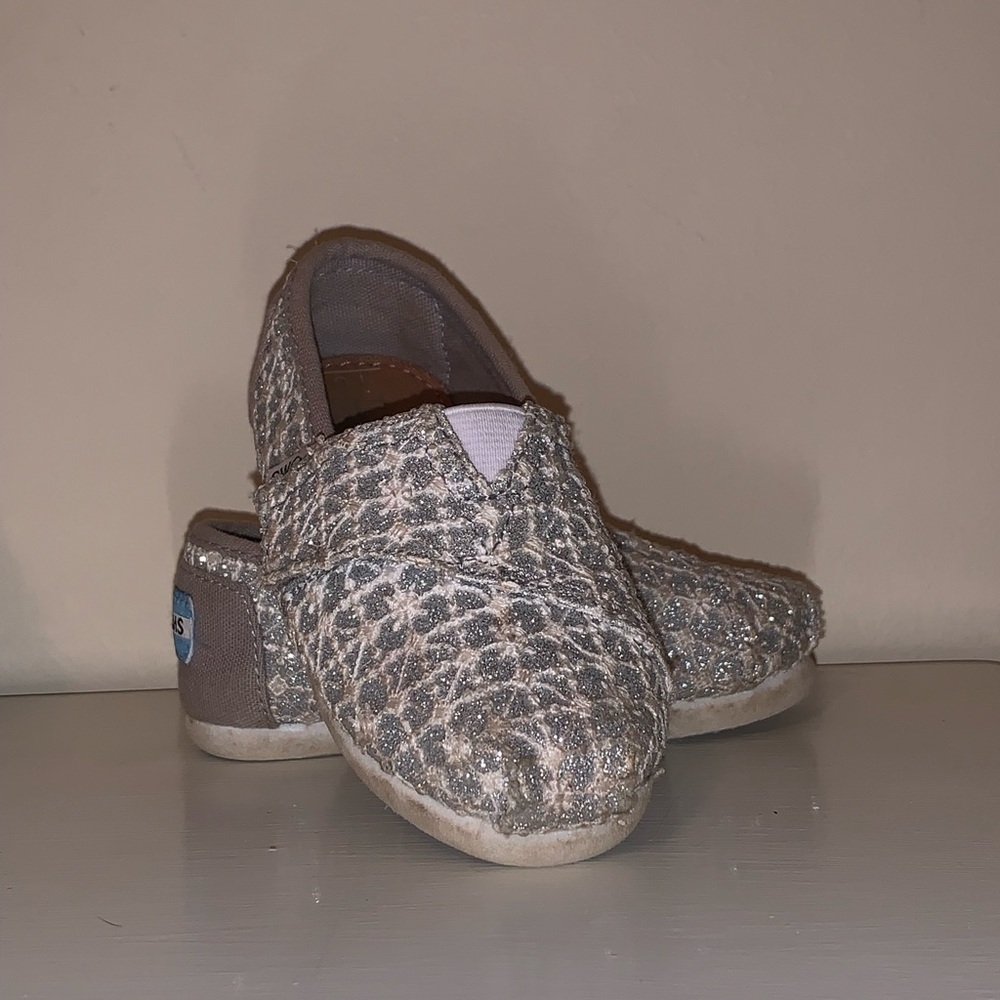 Toddler toms